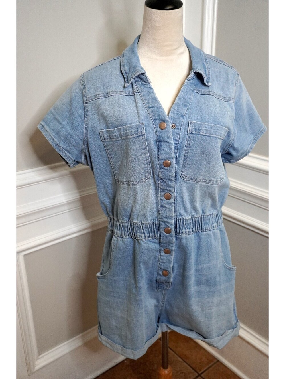 Celebrity Pink Light Wash Denim Short Sleeve Romper XL